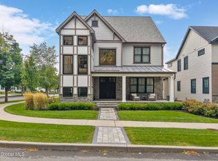 19 Aurora Ave, Saratoga Springs, NY 12866