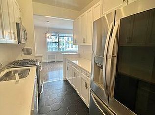 170 E 83rd St APT 3P, New York, NY 10028