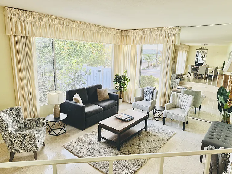 5582 Thunderbird Ln — Photo 4