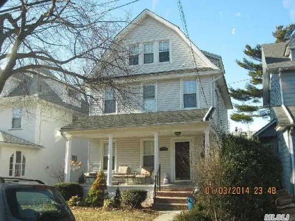 3822 216th St, Bayside, NY 11361