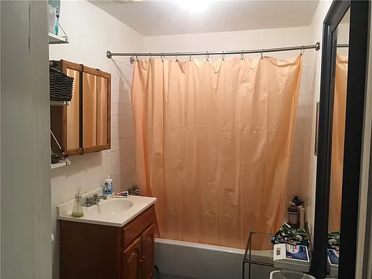 Rented by R New York | media 86