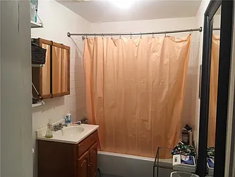 Rented by R New York