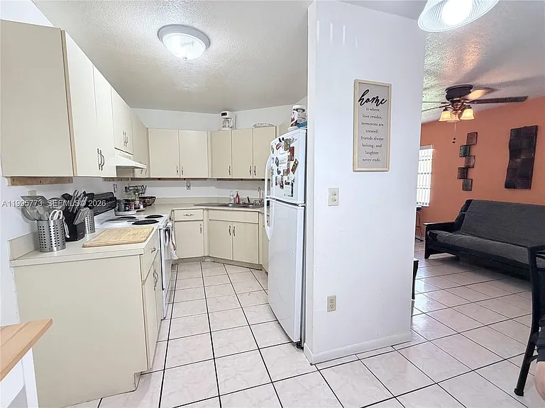 954 NW 14th St — Photo 14