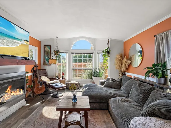 1581 Middle Rd #21, New Songhees 1a, BC V9A 7H8