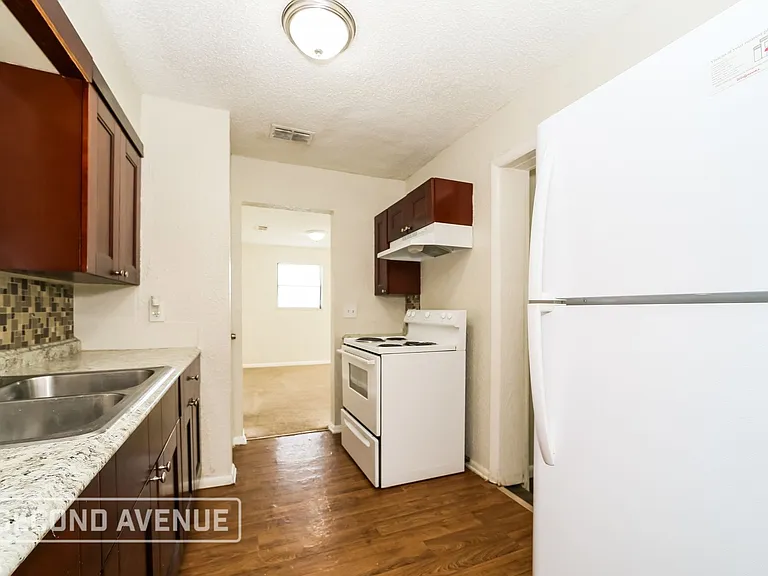 9561 Norfolk Blvd — Photo 4