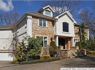 69 Iron Mine Dr, Staten Island, NY 10304