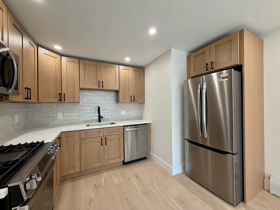 96 Miller Ave #8