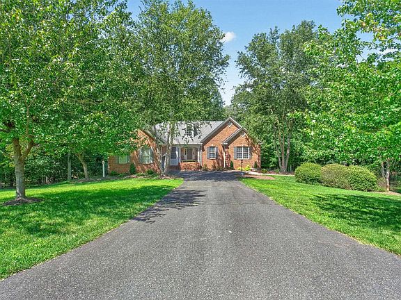 5th image of 1936 Bentivar Farm Rd