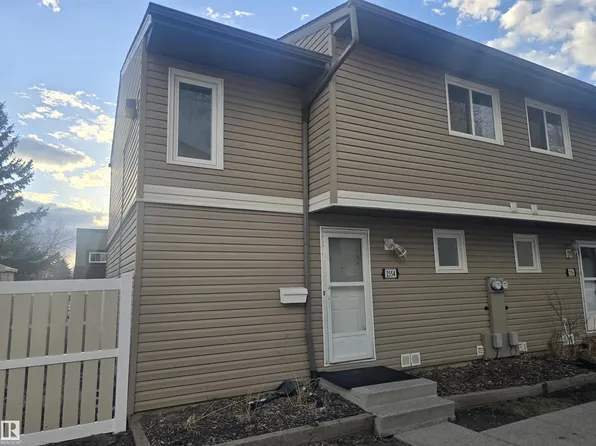 2554 79th St NW, Edmonton, AB T6K 3Y4