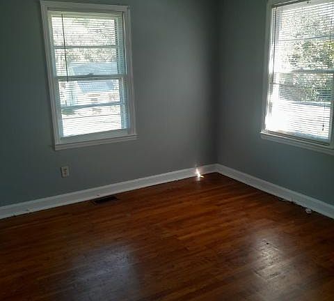 3rd image of 1217 Shaw St
