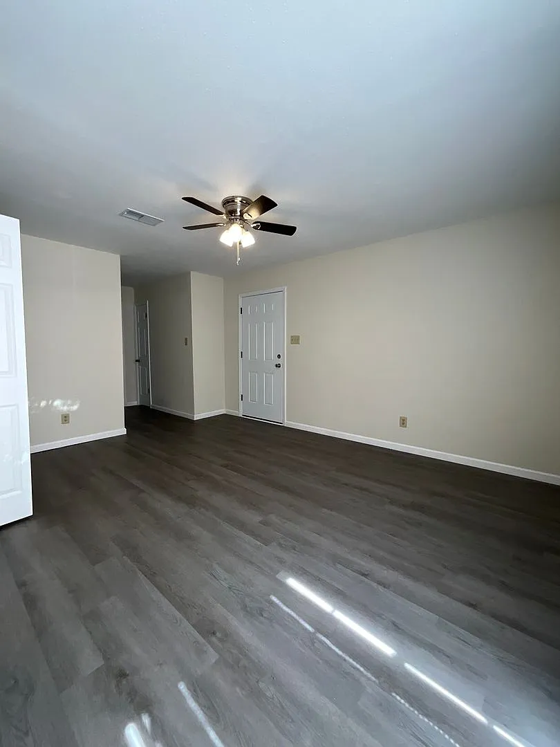 Sarver Apartments — Photo 4