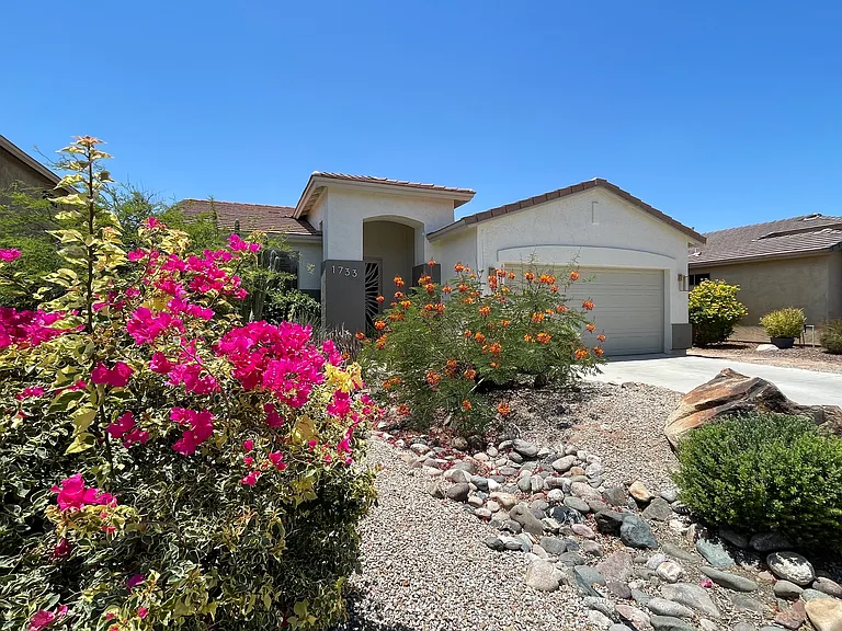 1733 W Nighthawk Way — Photo 3
