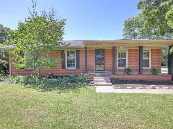 1111 Greenhill St, Murfreesboro, TN 37129