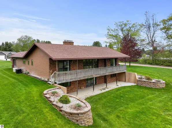 129 N Al Moses Rd, Lake City, MI 49651