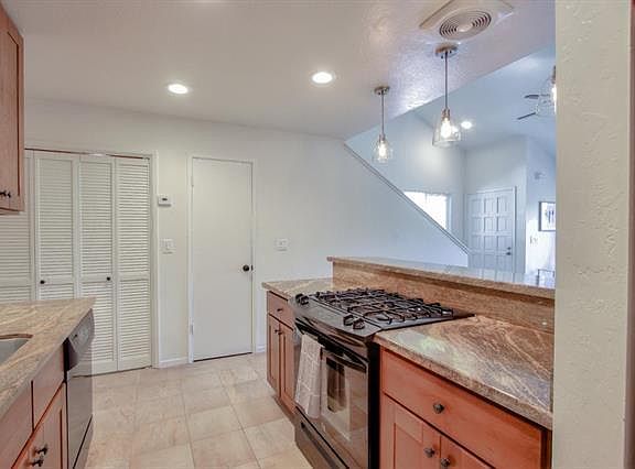 5th image of 65 Grandview St Unit A