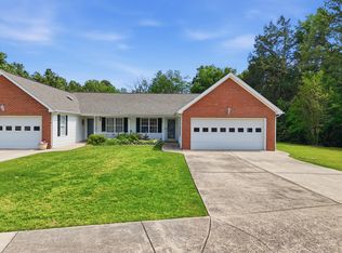 146 Flagstone Dr, Rossville, GA 30741
