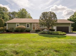 24 Briar Hill Dr, Cranston, RI 02921