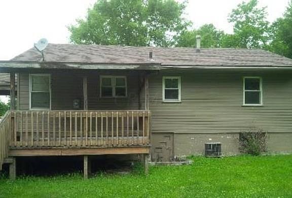 3rd image of 142 E Madison Dr