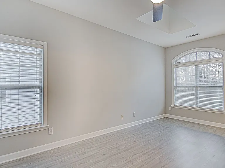 1553 Pecan Ave — Photo 8