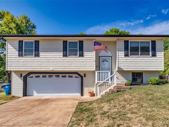 1909 Laverne Dr, Arnold, MO 63010