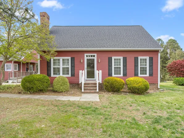 1543 E Little John Ln, Burlington, NC 27217