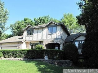 2937 Merrill St, Roseville, MN 55113