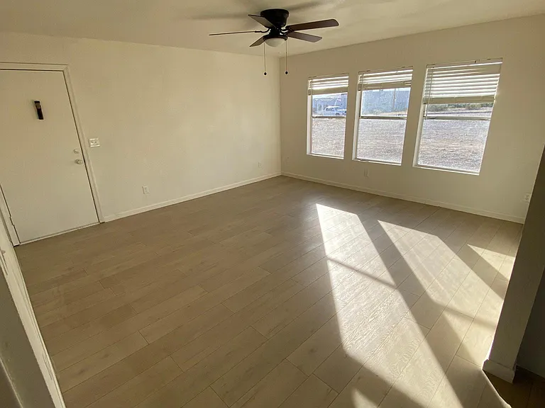 730 Powder Dr — Photo 2