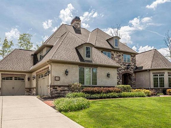 4th image of 9438 Pine Creek Dr