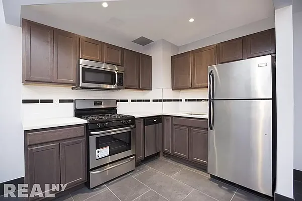 Rented by REAL New York | media 16