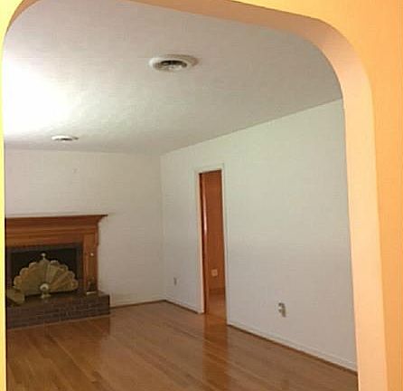 4th image of 27 Wendfield Cir