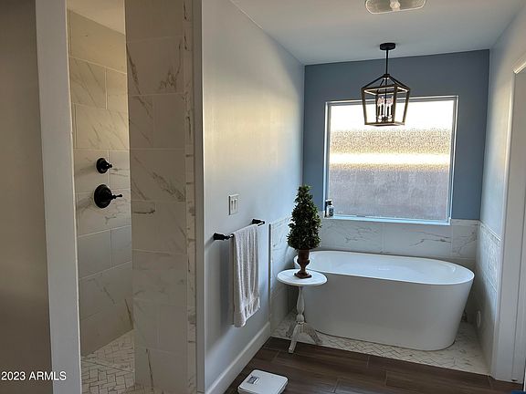 4th image of 4631 E Avalon Dr