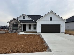 402 Pinehurst Way, Harrodsburg, KY 40330