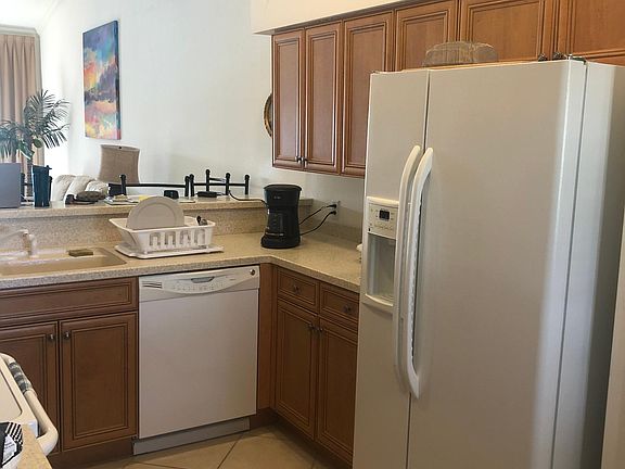5th image of 19990 Barletta Ln Unit 823