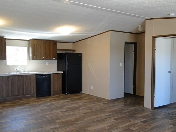 3rd image of 134 Brianna Cir