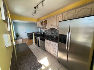 145 Farragut Rd APT 11, South Boston, MA 02127