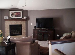 9711 S Bluegrass Pl, Oak Creek, WI 53154