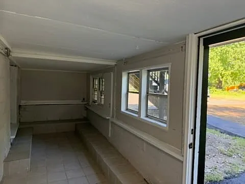 2 Bed, 1 Bath Unit in Shrewsbury | $2200+$200/Mo — Photo 3