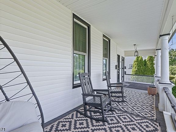 3rd image of 35 Rossmore Pl #2