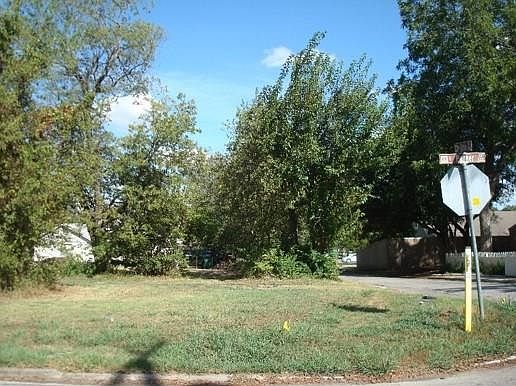 2nd image of 509 Parker St