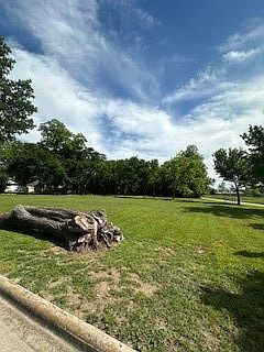 3rd image of Railroad Ave