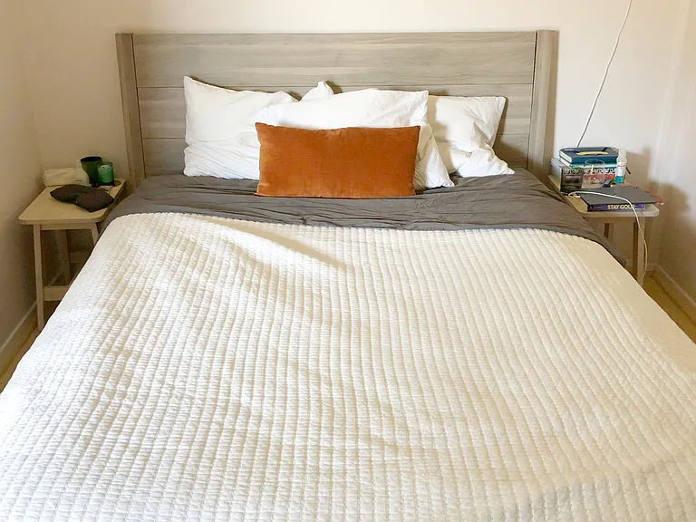 Bedroom - view 1