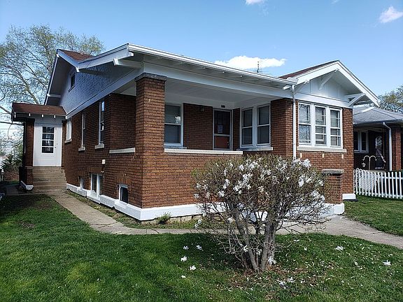 Left profile of the home