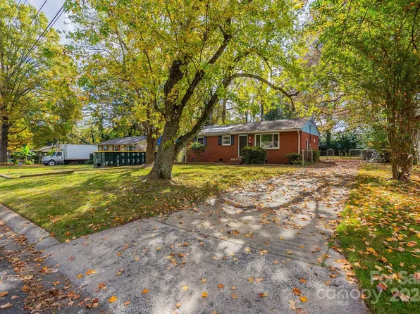 2616 Springway Dr, Charlotte, NC 28205
