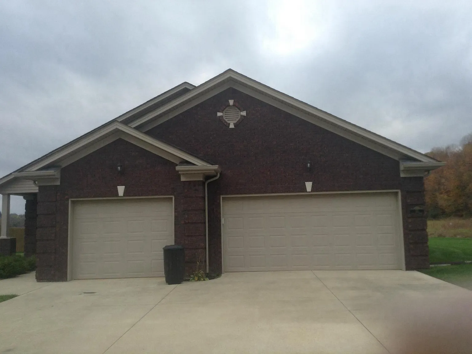 3 bed, 2063 sqft, $2,250 — Photo 2