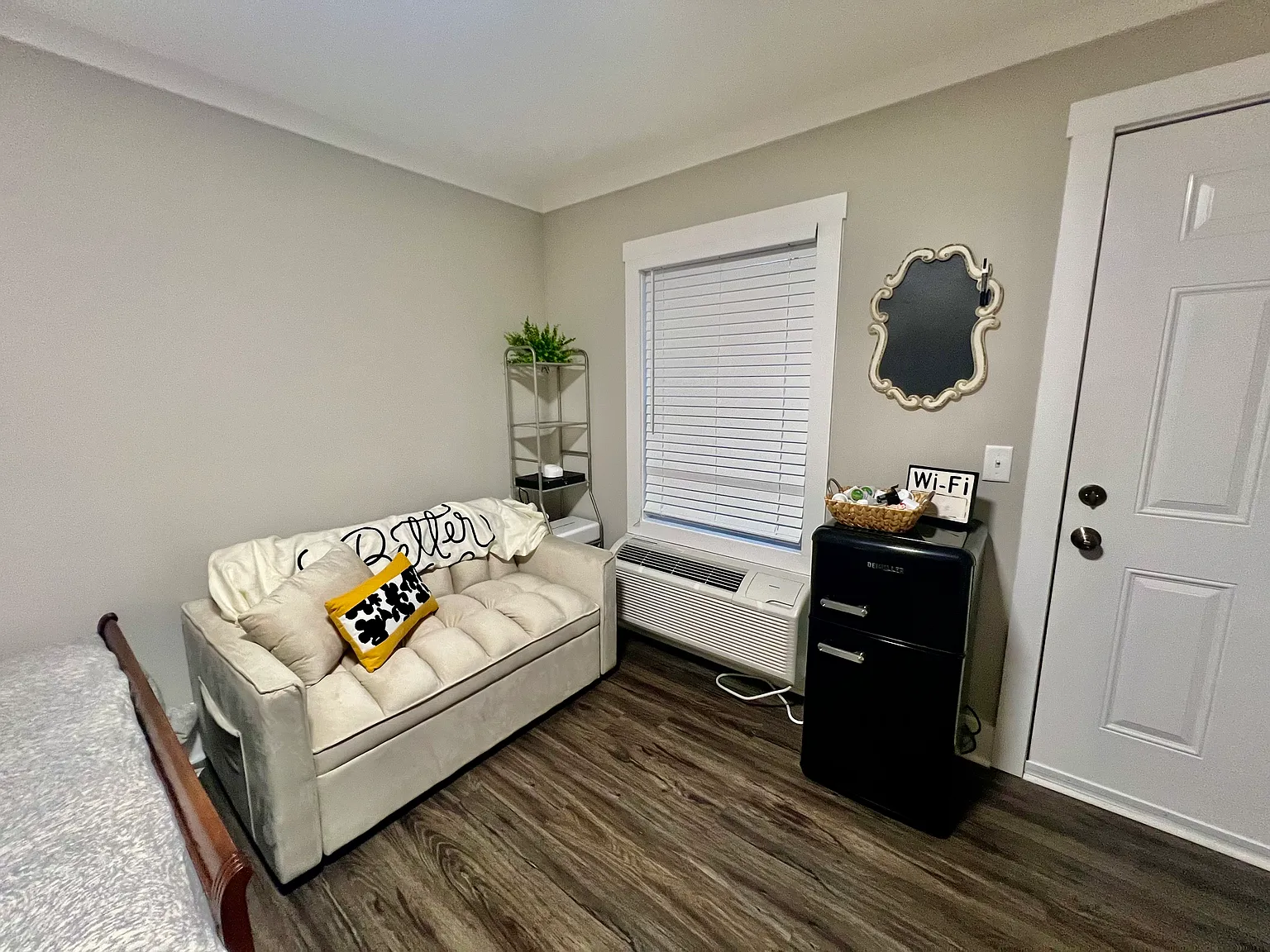 Studio, 400 sqft, $775 — Photo 4