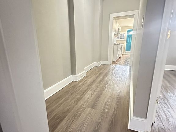5th image of 418 N East Ave