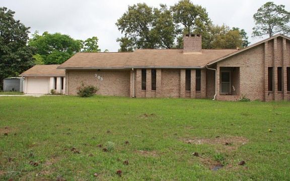 2nd image of 303 Doyce Dr