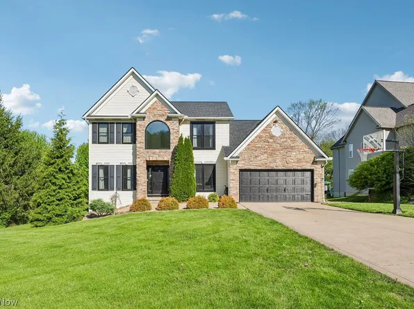 6045 Arlyne Ln, Medina, OH 44256