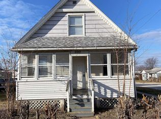 600 7th St, Rock Island, IL