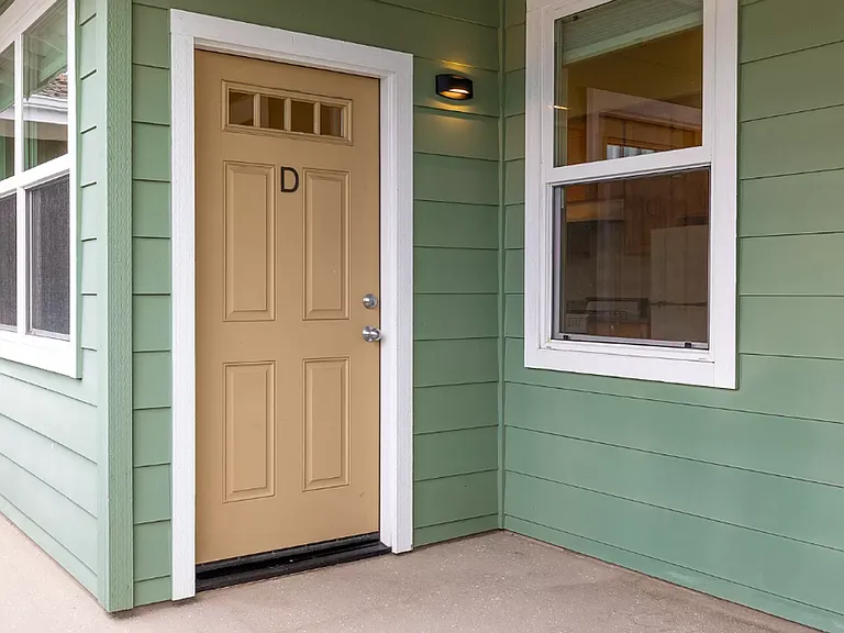 251 High St — Photo 2